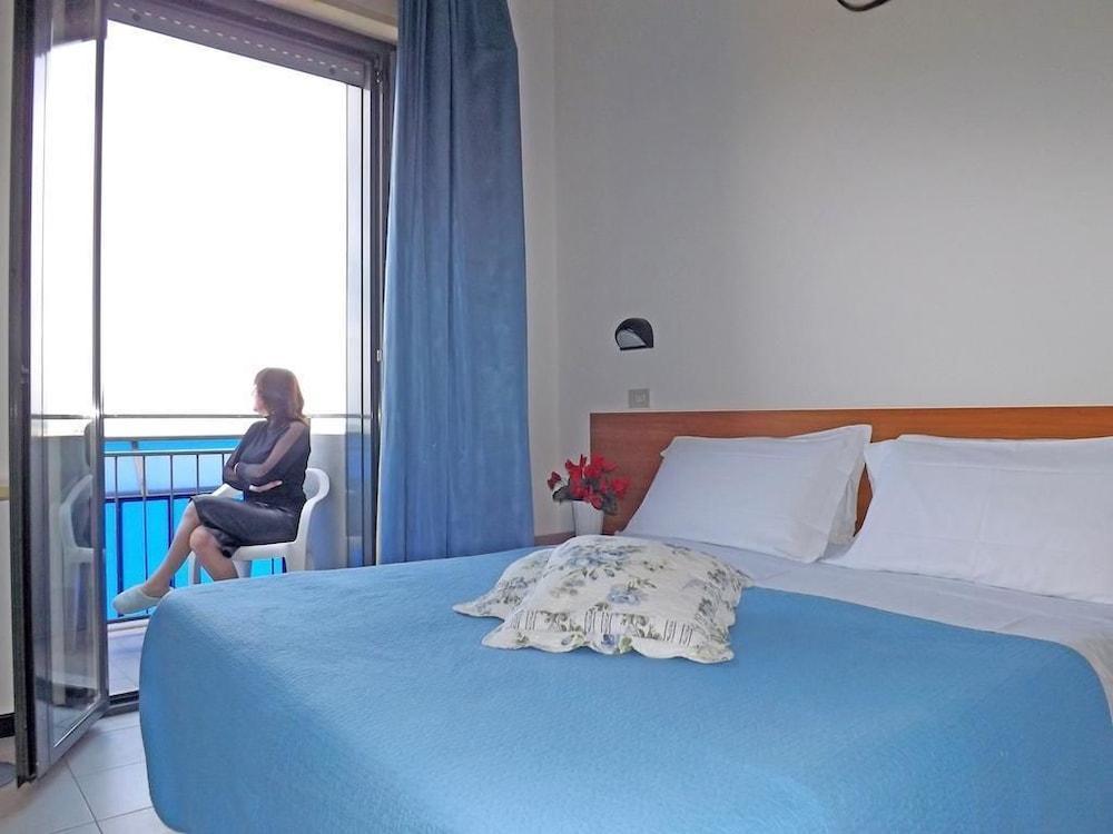 Hotel Paloma Beach Front Chiringuitos Time ริมินี ภายนอก รูปภาพ