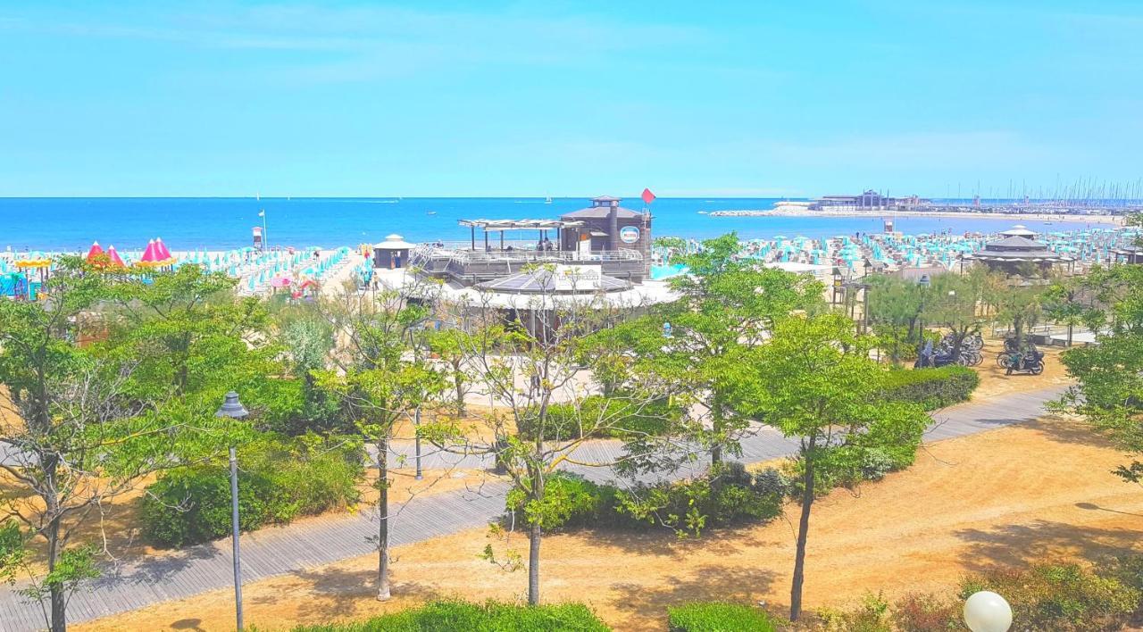 Hotel Paloma Beach Front Chiringuitos Time ริมินี ภายนอก รูปภาพ