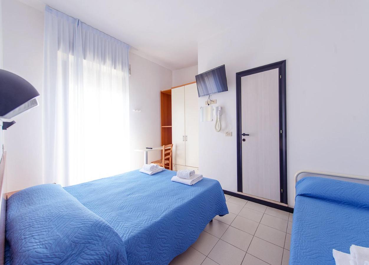 Hotel Paloma Beach Front Chiringuitos Time ริมินี ภายนอก รูปภาพ